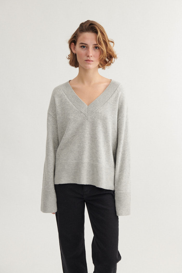 Basic Apparel Cady V. Neck Sweaters 094 Light Grey Mel.