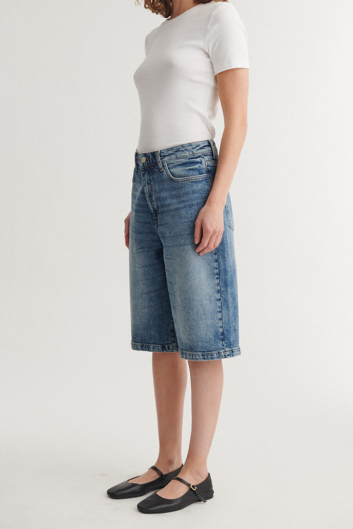 Basic Apparel Ea Stone W. Shorts Shorts 691 Stone washed denim