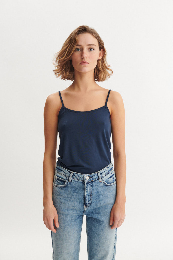 Basic Apparel Jo Strap Top Toppe 048 Navy
