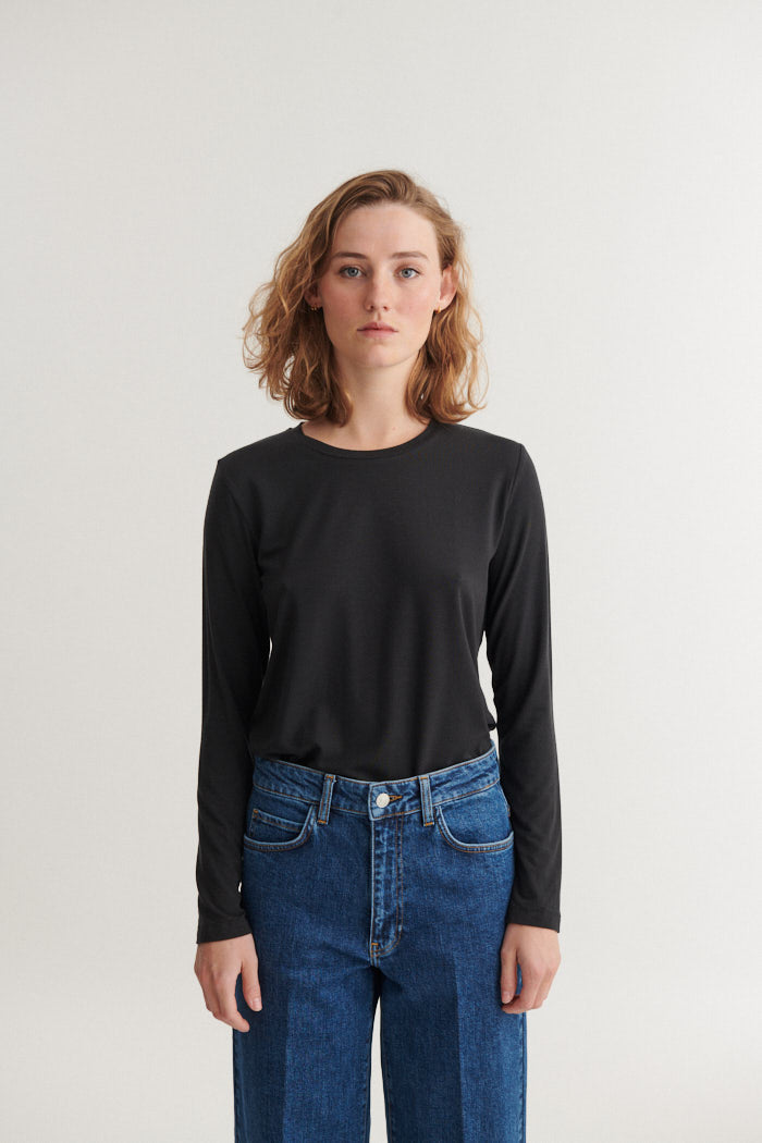 Basic Apparel Jolanda LS Tee T-shirts 001 Black