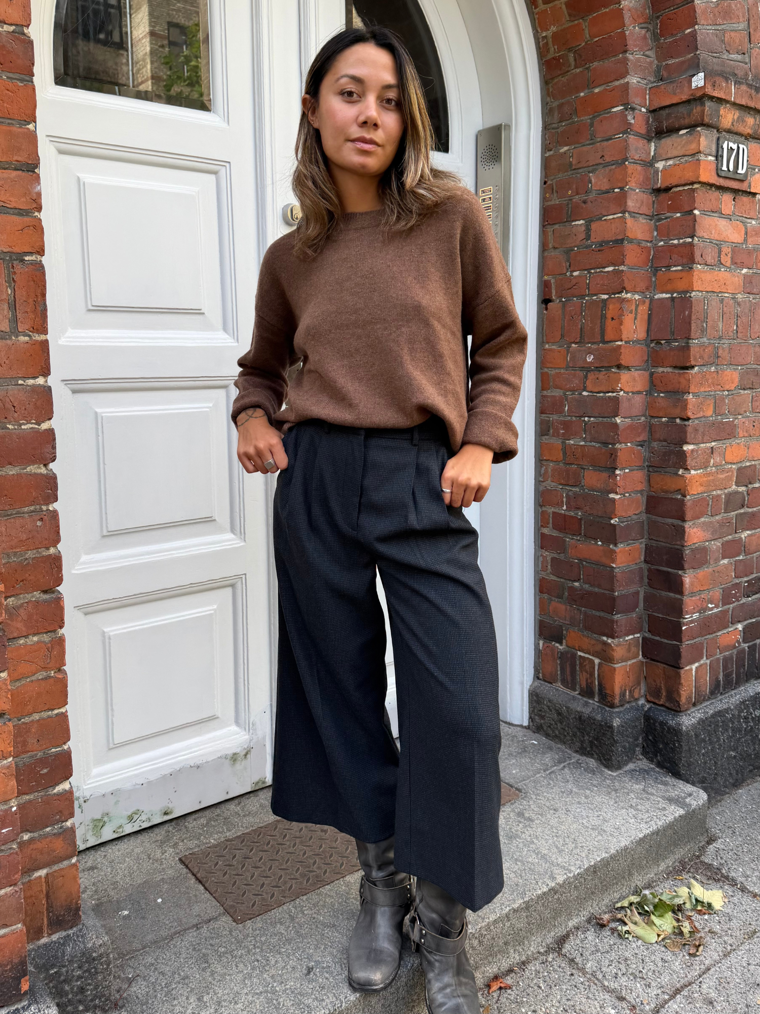Basic Apparel Liz O-Neck Sweaters 859 Fondue fudge