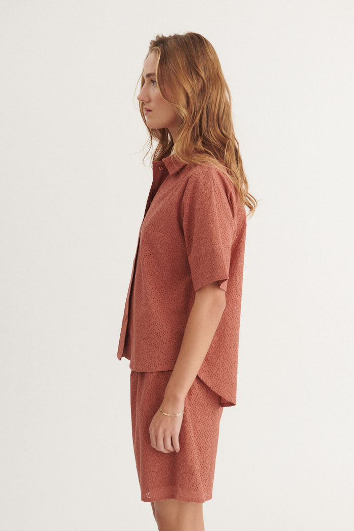 Basic Apparel Lotus SS Shirt Skjorter 780 cedar wood