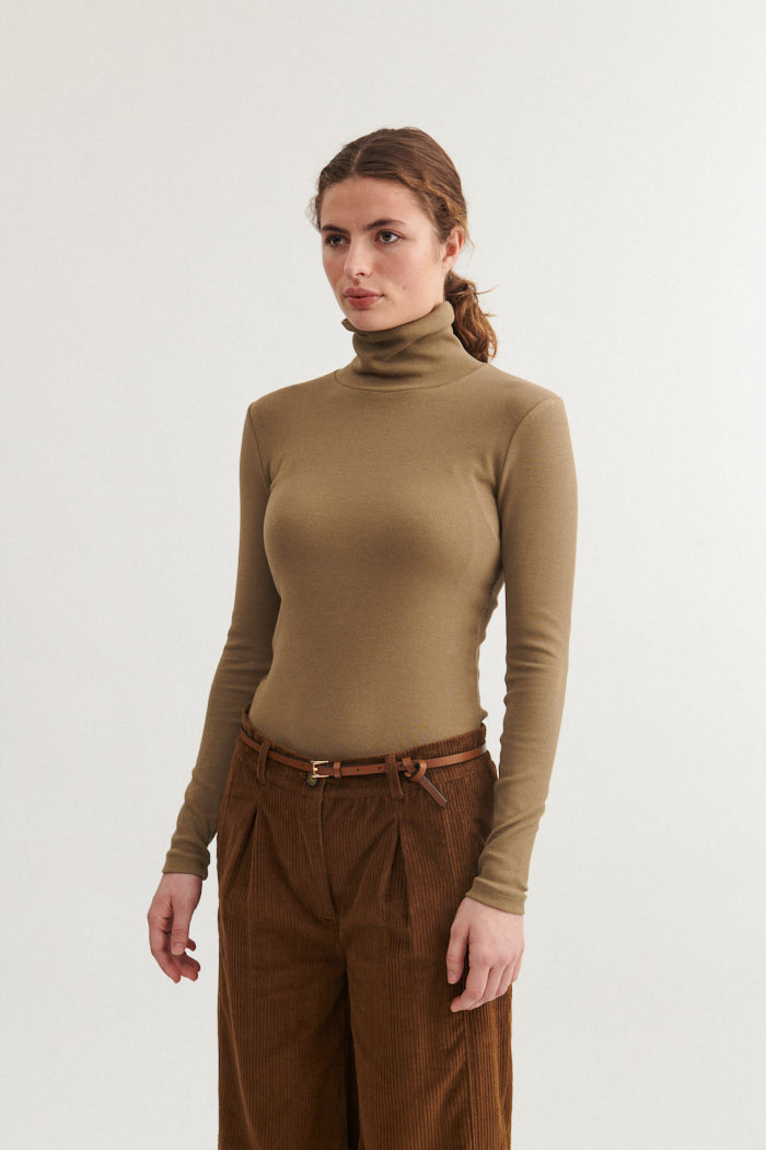 Basic Apparel Ludmilla High-neck T-shirts 181 Capers Green