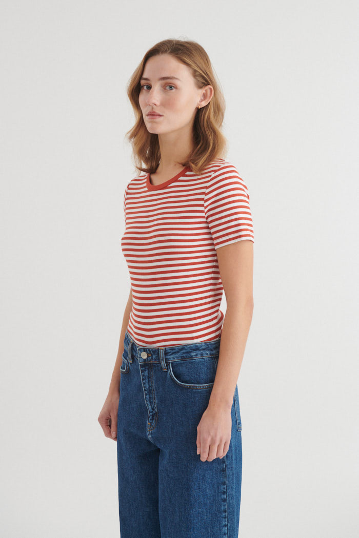 Basic Apparel Ludmilla O-Neck T-shirts 868 Roibus / whisper white