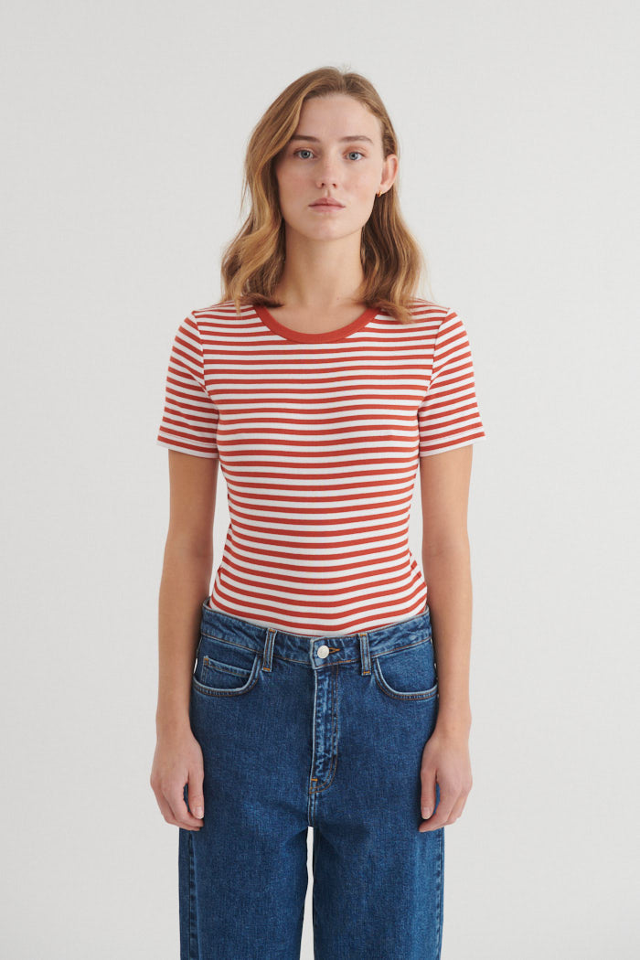 Basic Apparel Ludmilla O-Neck T-shirts 868 Roibus / whisper white