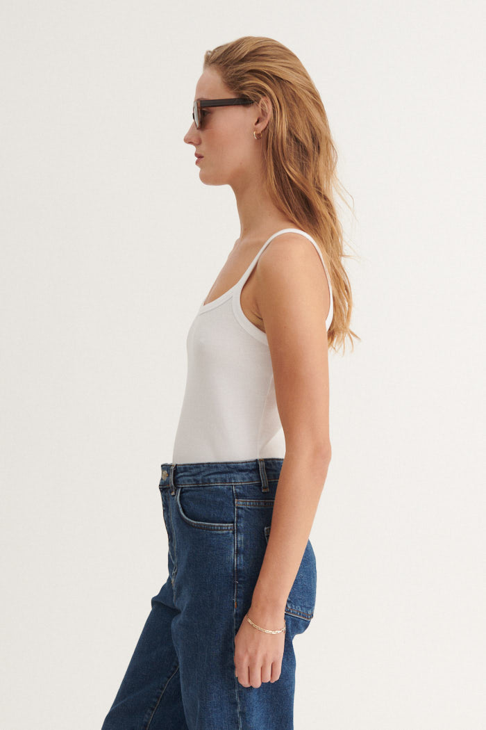 Basic Apparel Ludmilla Strap Top Toppe 423 Bright White