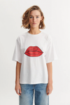 Raja Tee Red Lip - Bright white / red Lip