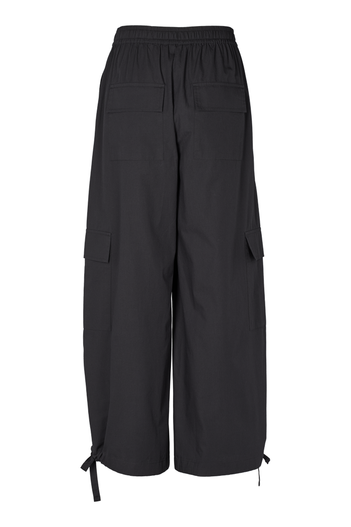 Basic Apparel Tilde Loose Cargo Pants Bukser 001 Black