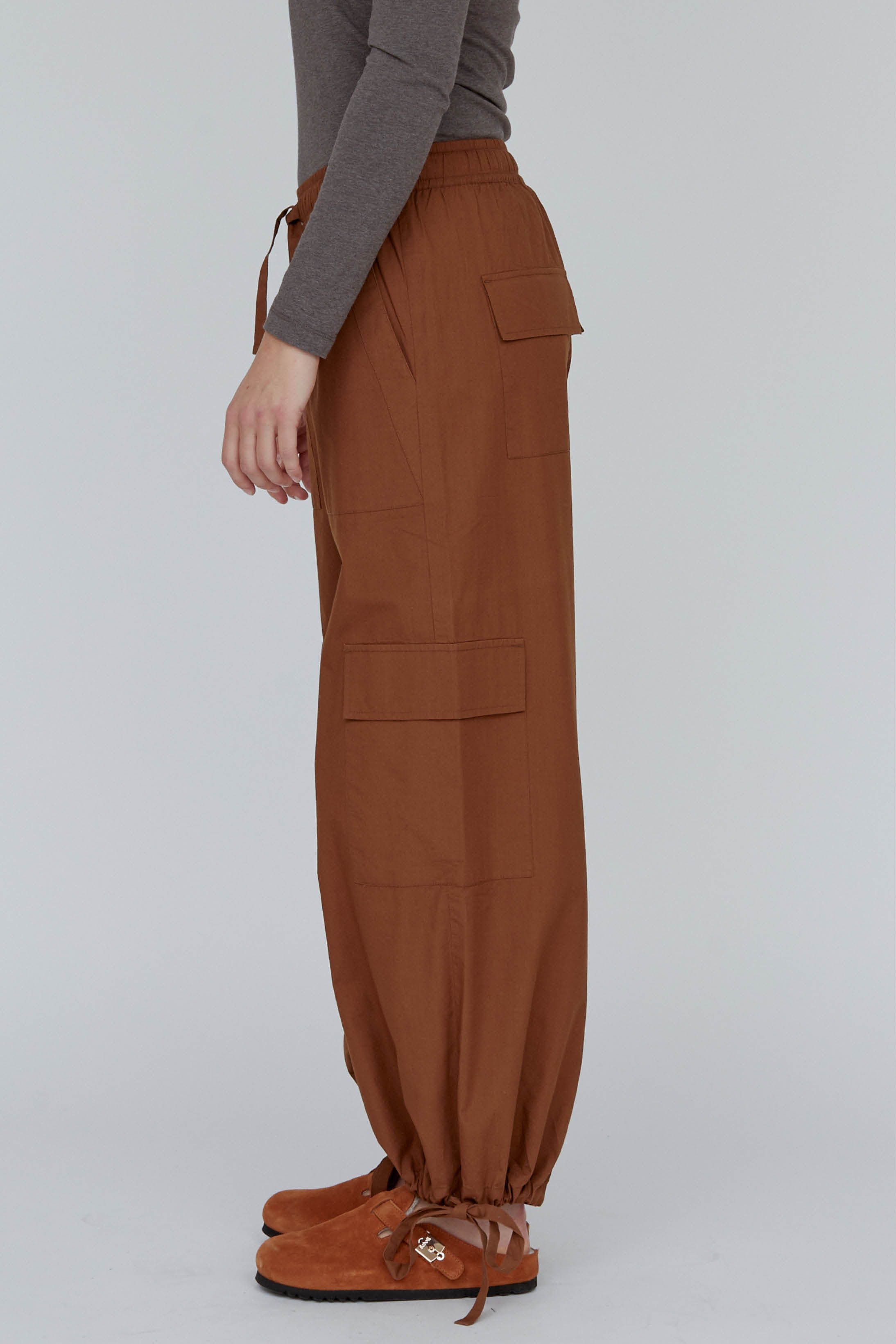 Basic Apparel Tilde Loose Cargo Pants Bukser 602 Emperador