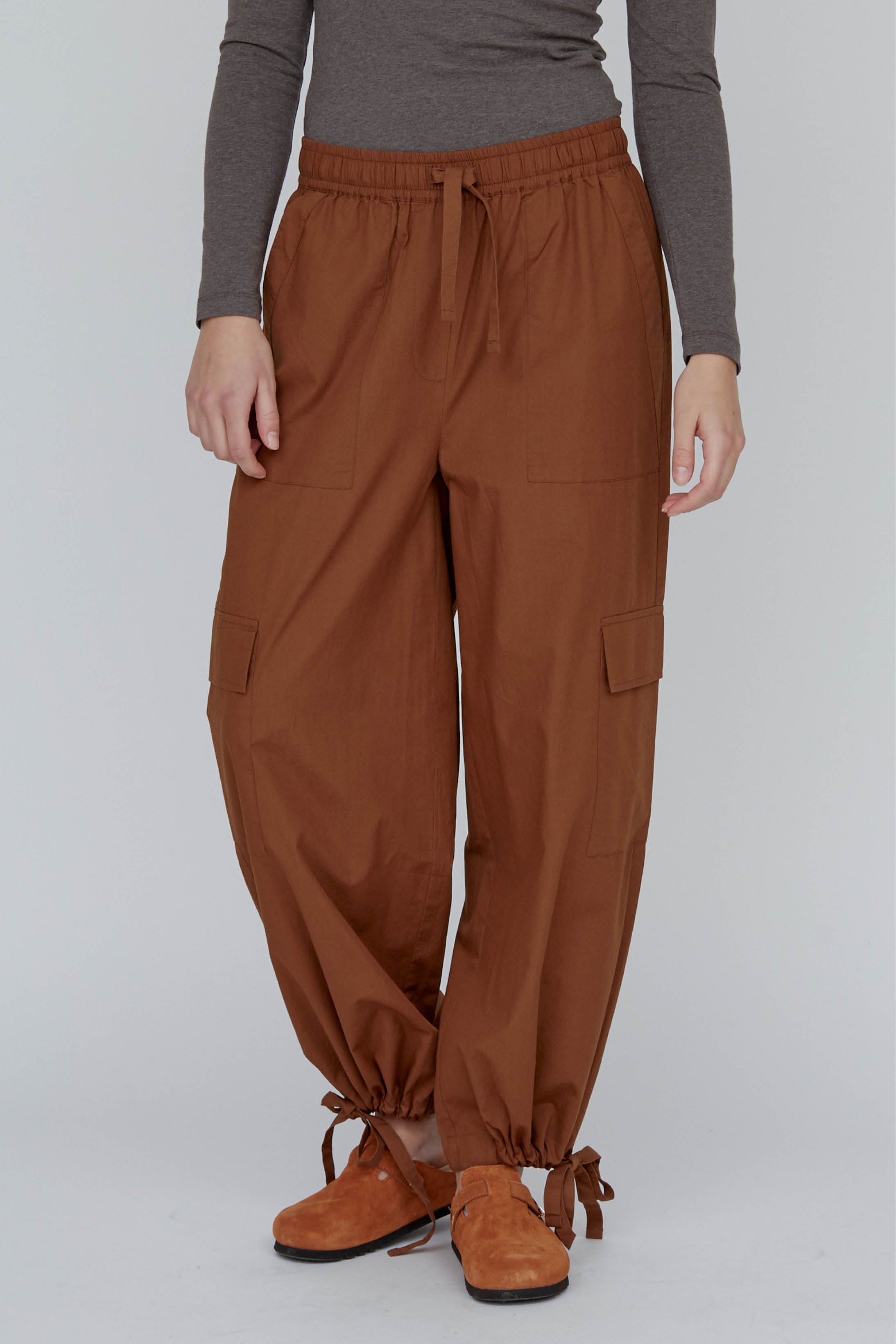 Basic Apparel Tilde Loose Cargo Pants Bukser 602 Emperador