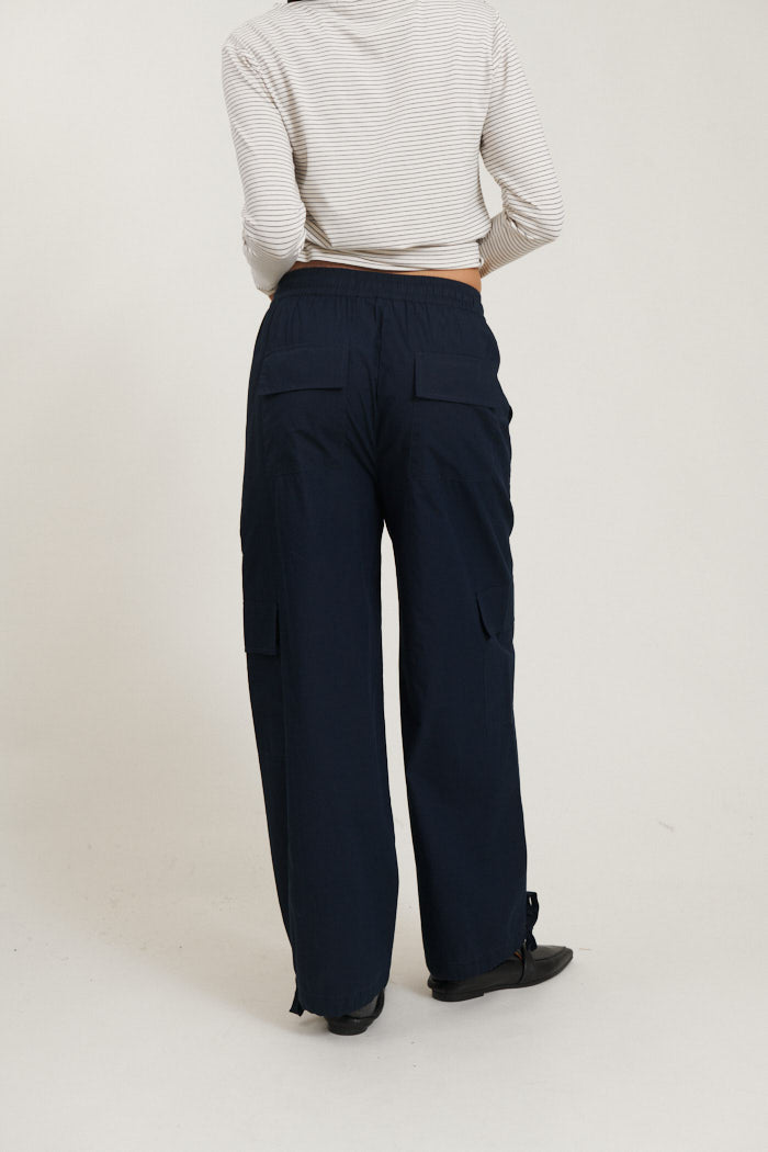 Basic Apparel Tilde Loose Cargo Pants Bukser 606 Sky Captain